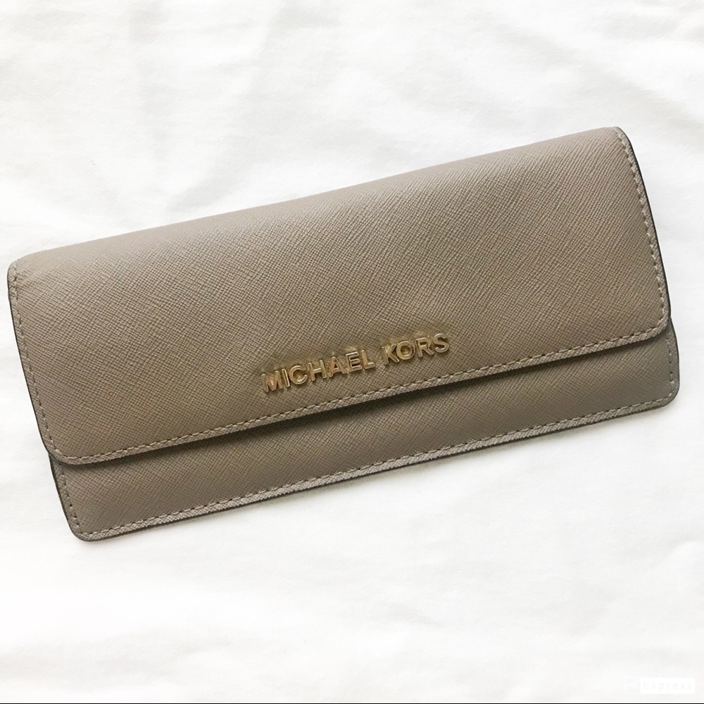 MICHAEL KORS Large Leather Wallet Nude